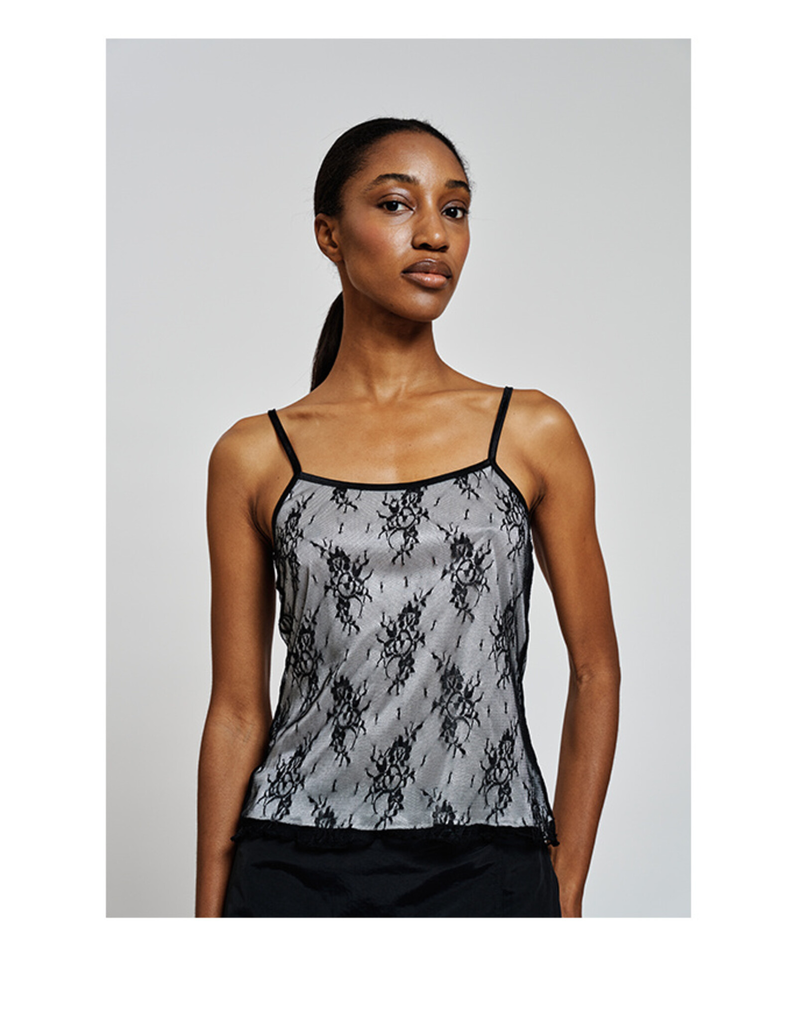 Résumé RESUME GEORGIE TOP - BLACK