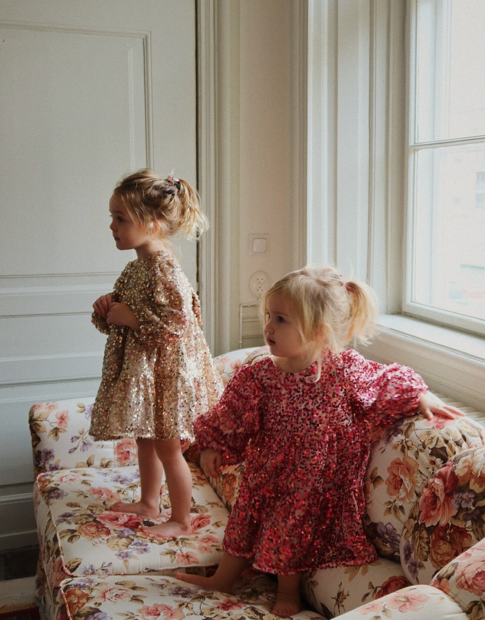 Konges Sløjd KONGES SLØJD LILA SEQUINS NOW DRESS - GOLD GLITTER