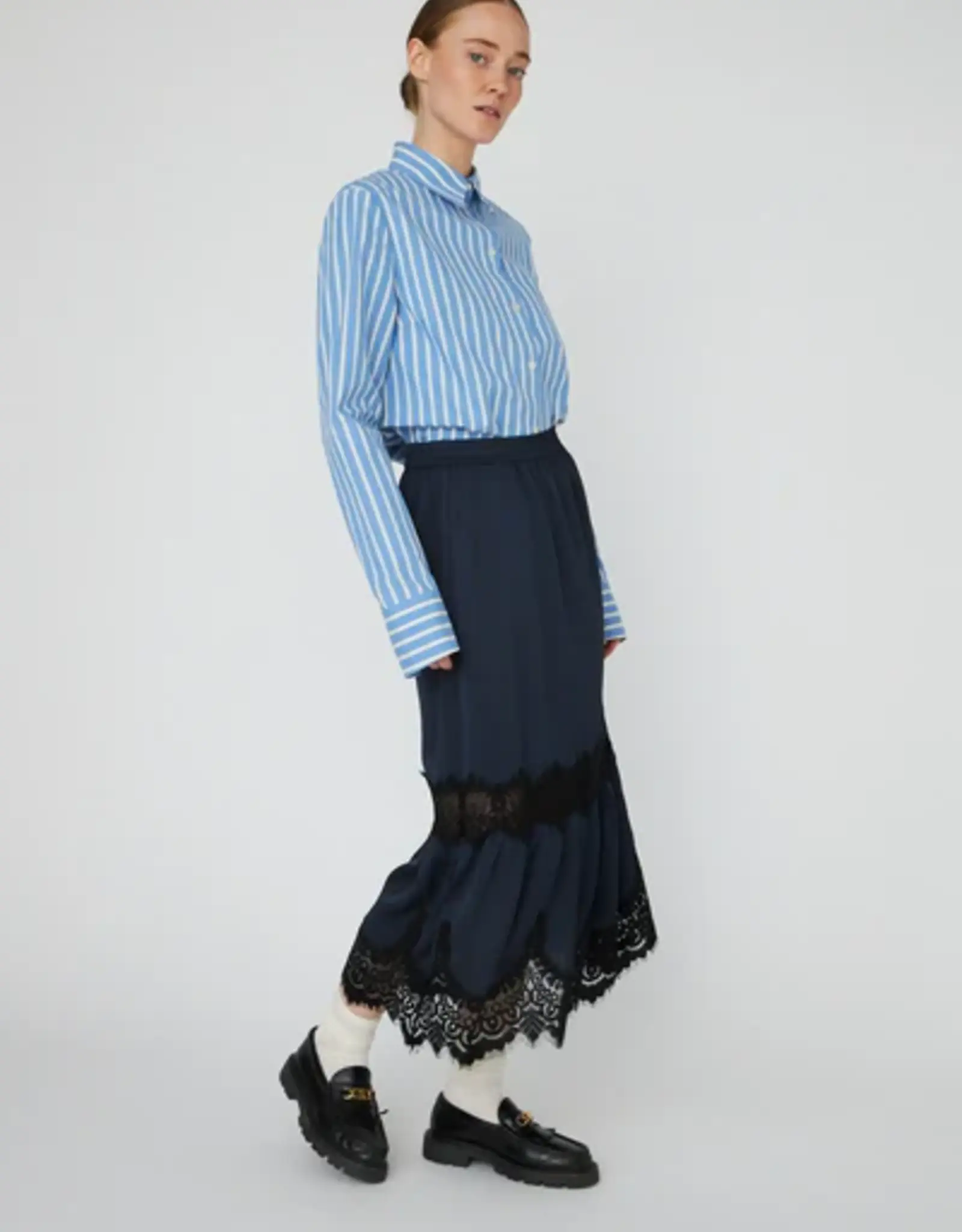 STELLA NOVA DELICATE LACE MIDI SKIRT - ULTRA NAVY