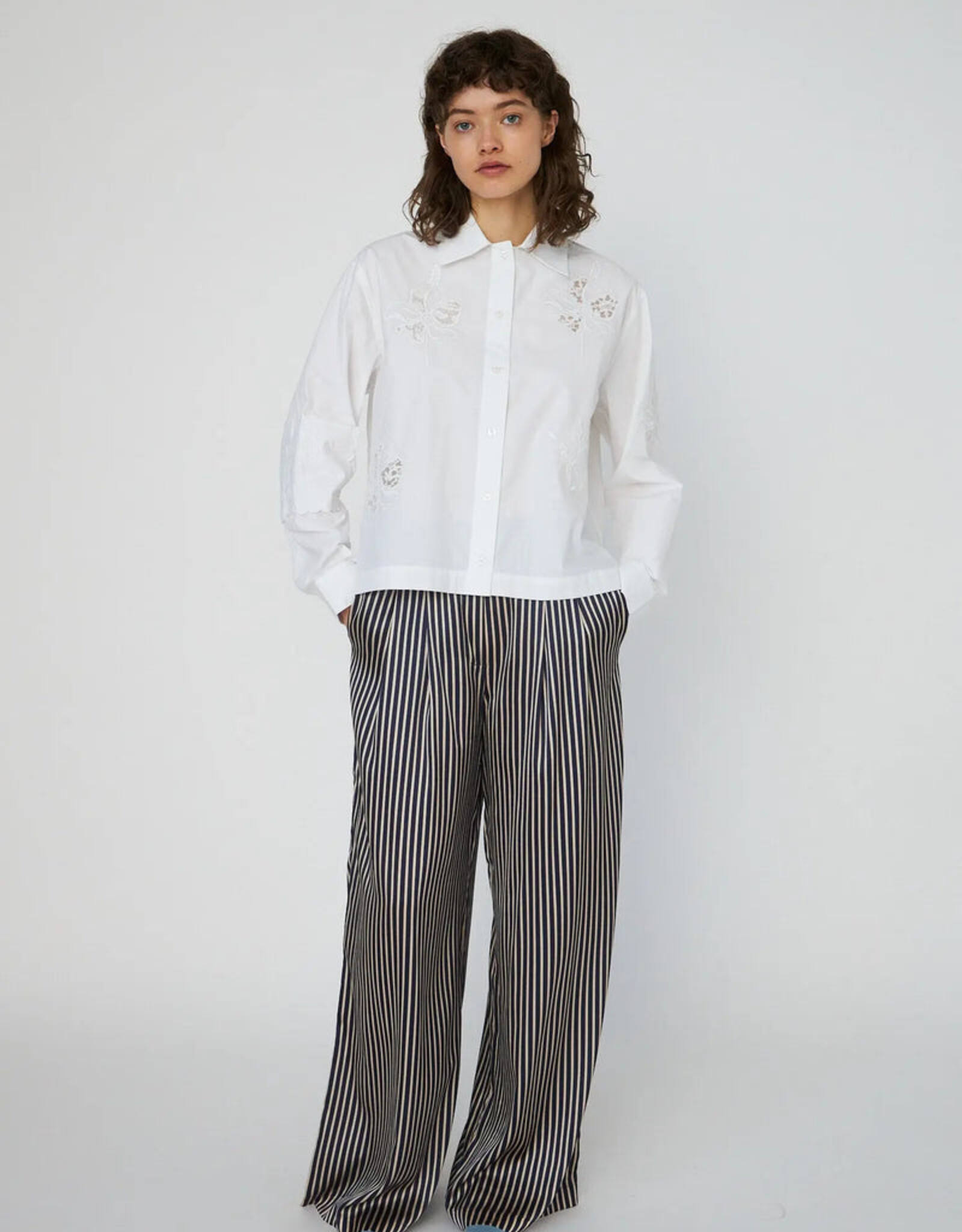 STELLA NOVA EMBROIDERED BLOUSE - WHITE