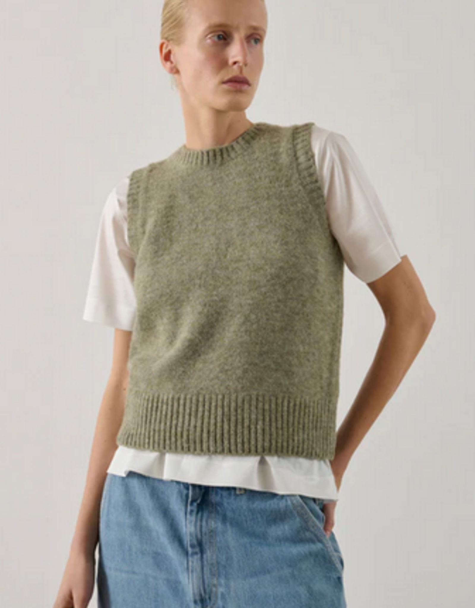 soer SOEUR NAMASTE SPENCER VEST - VERT