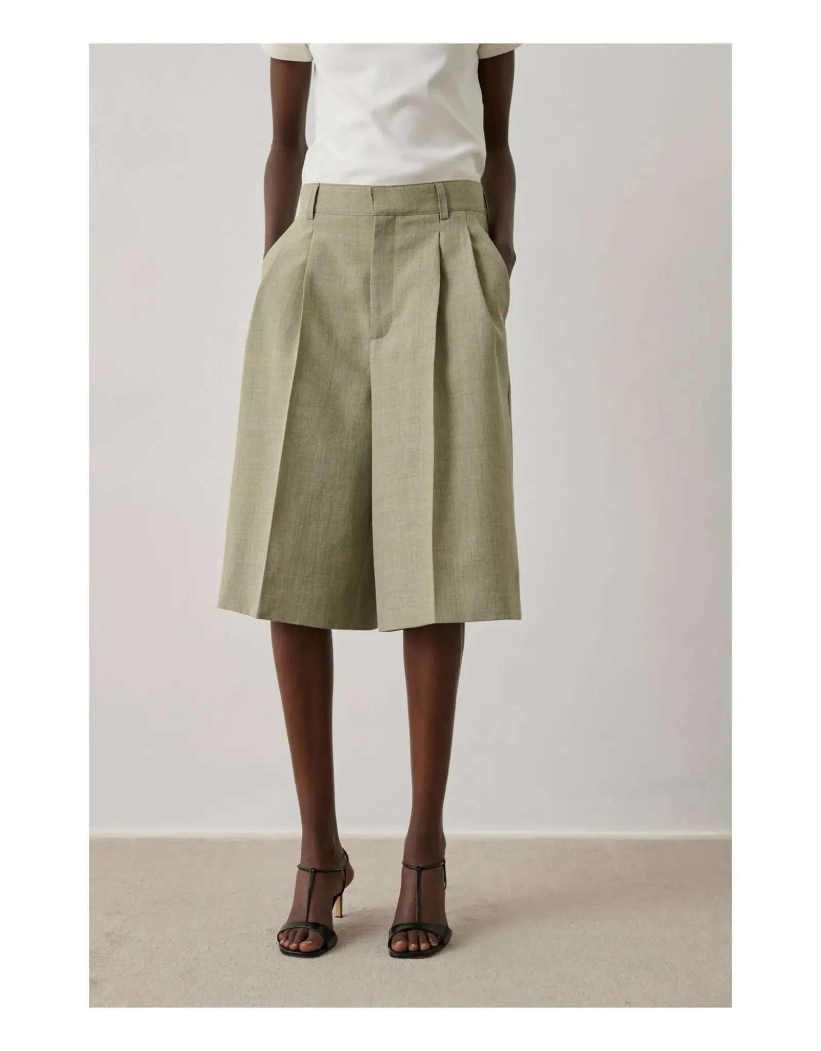 soeur SOEUR IMOGEN BERMUDA SHORTS - BEIGE