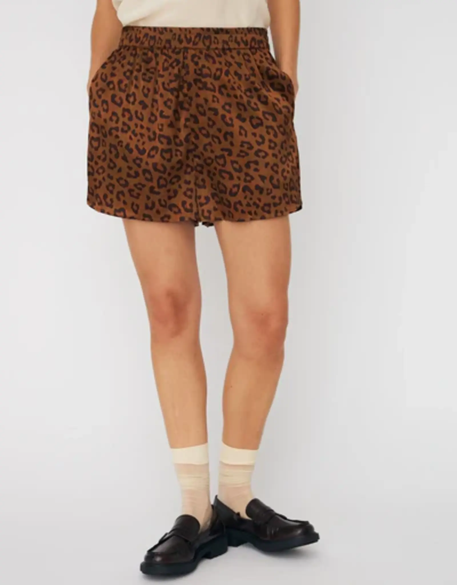 STELLA NOVA ANIMAL PRINTED SILKY SHORTS - LEOPARD