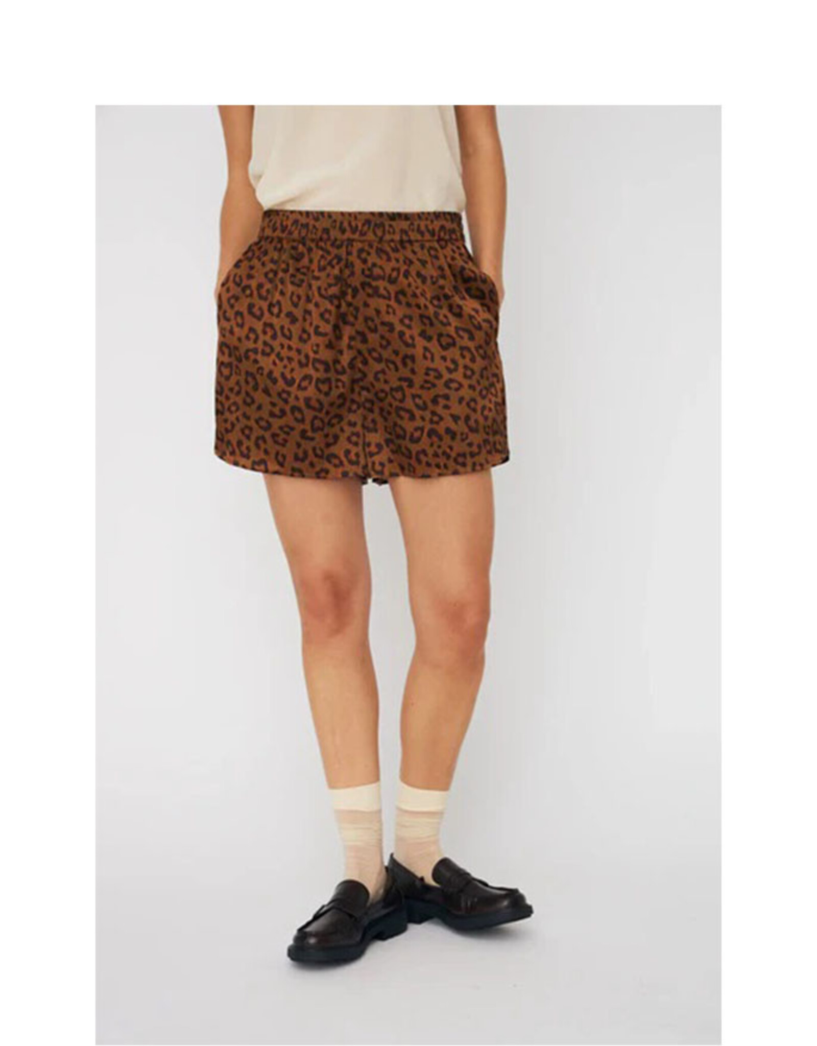 STELLA NOVA ANIMAL PRINTED SILKY SHORTS - LEOPARD