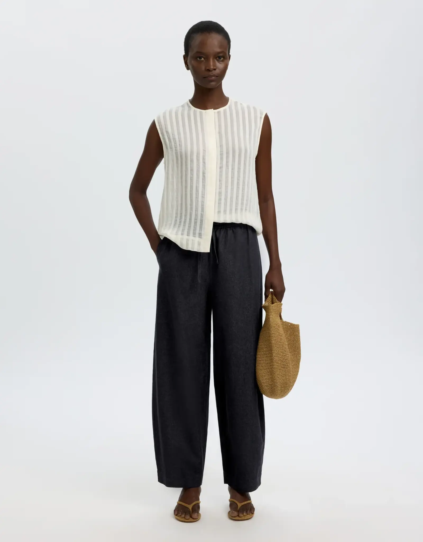Selected Femme SELECTED FEMME BARREL WILLOW LINEN PANTS - D NAVY