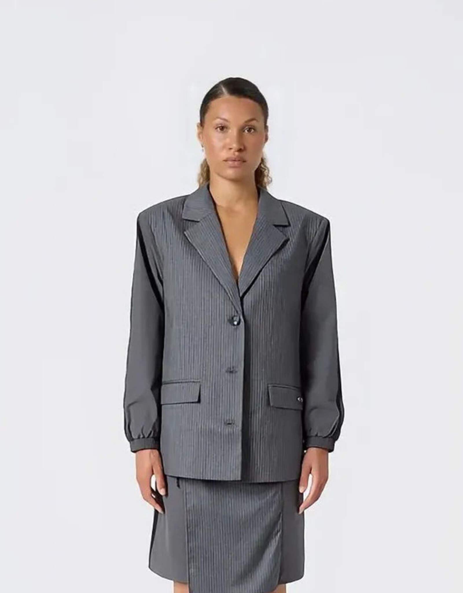 Résumé RÉSUMÉ MILAN BLAZER - DARK GREY