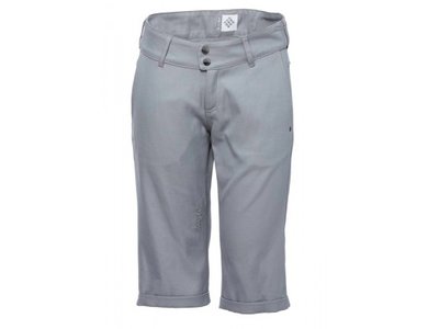 triple2 Kort short Griffin woman