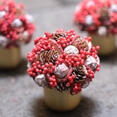 Christmas Table Arrangement Red/Brown (12,5cm high - 10cm width)