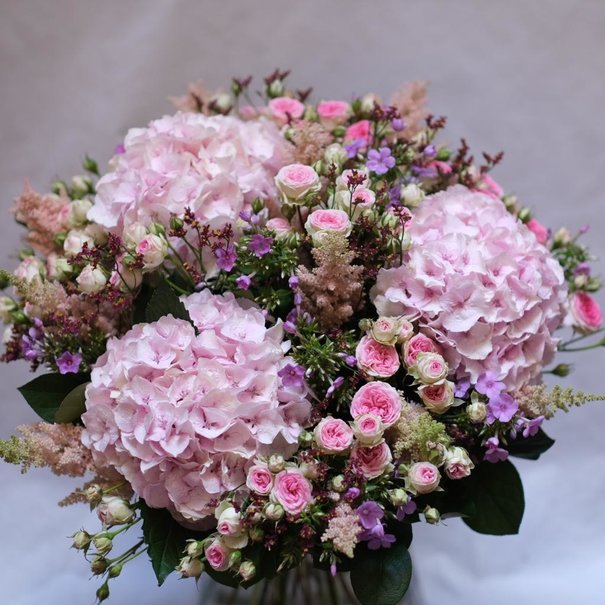 Daniel Ost Soft Pink Bouquet 100 EUR