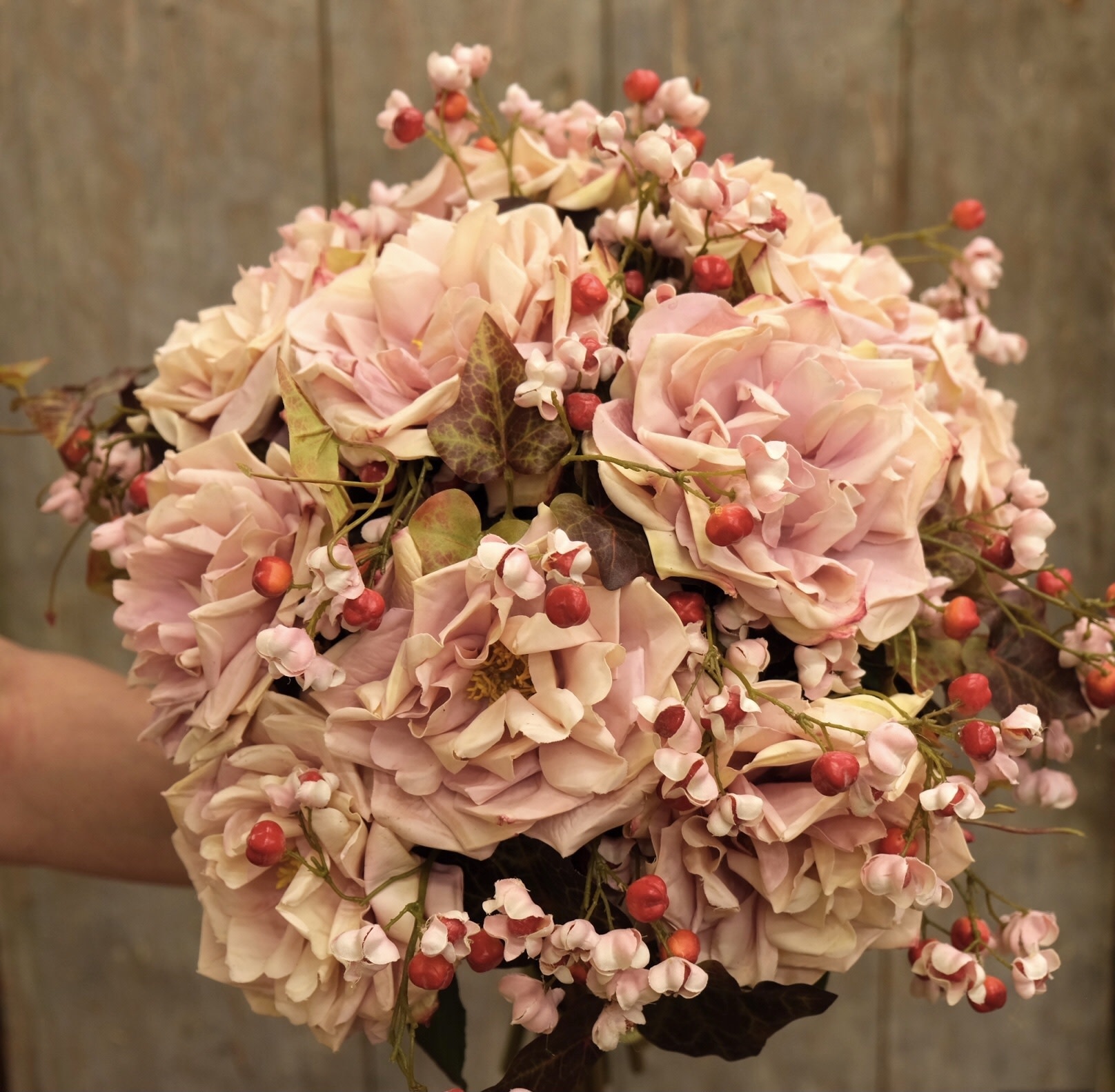 ARTificial X (real feel roses) Daniel Ost