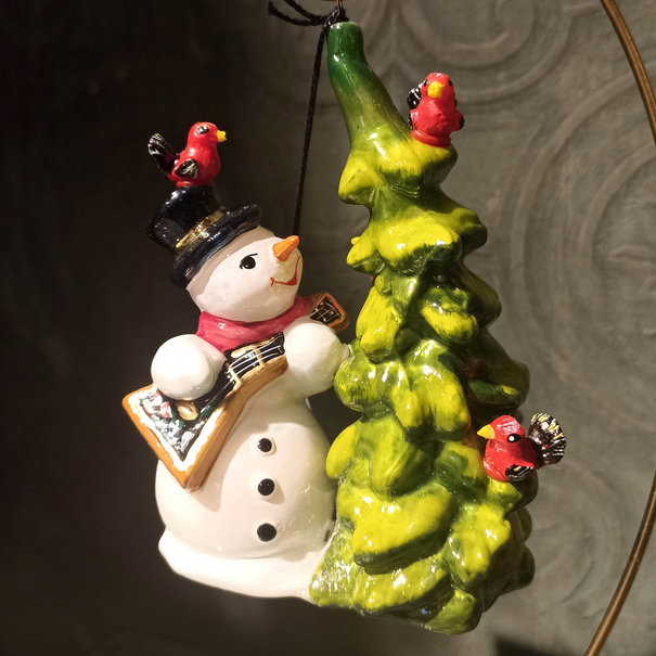 Komozja Snowman with crooked tree