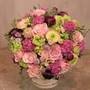 Seasonal Signature Bouquet (125 EUR)
