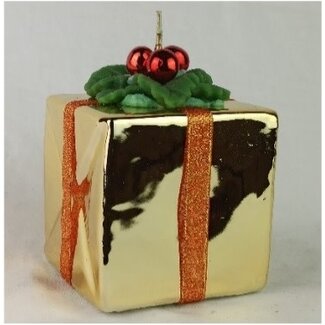 Daniel Ost Candles 15Cubo mm.h. 90x90 Gold Metallic w/ holly and red ribbon and red dots