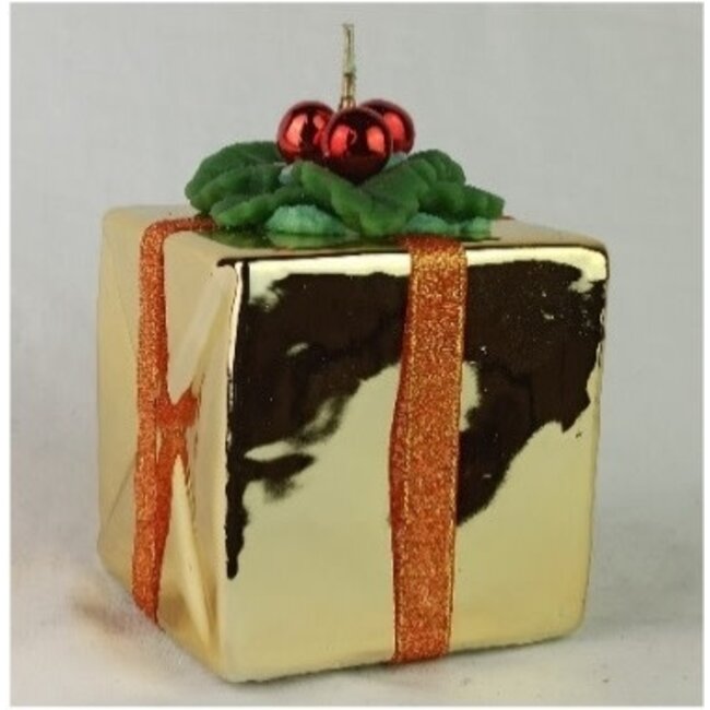 Daniel Ost Candles 15Cubo mm.h. 90x90 Gold Metallic w/ holly and red ribbon and red dots