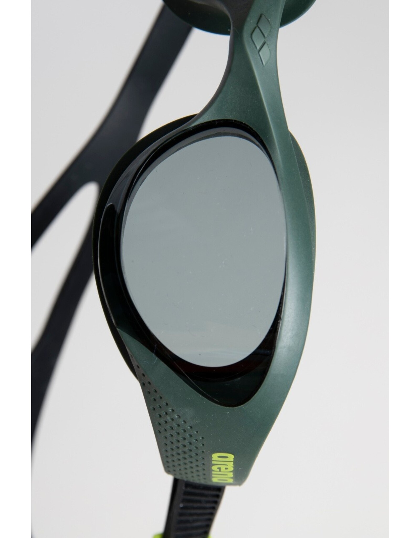 Arena The One-smoke-deep-green-black