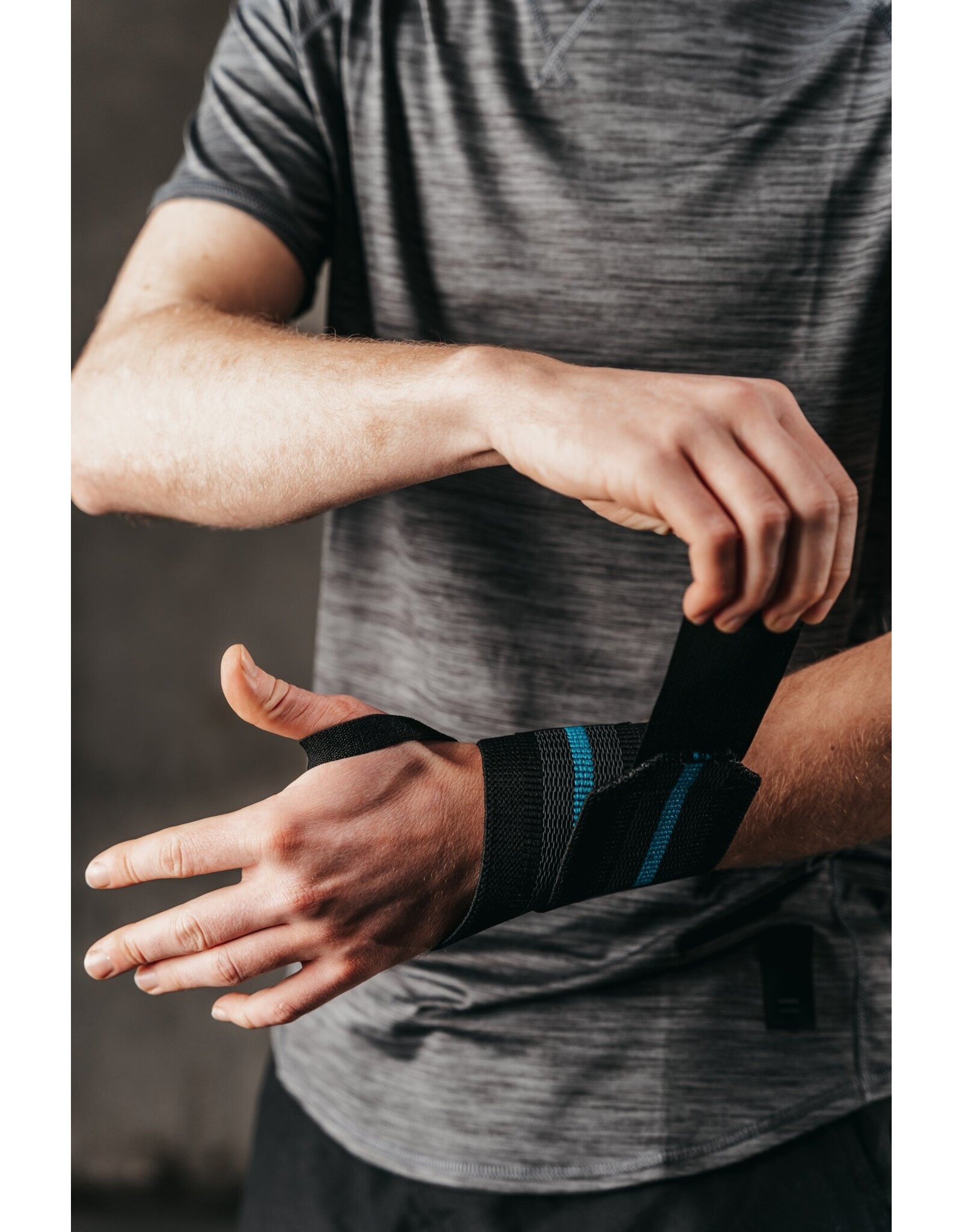 Avento Wrist Wraps • Paar •-Zwart/Blauw (BLK)