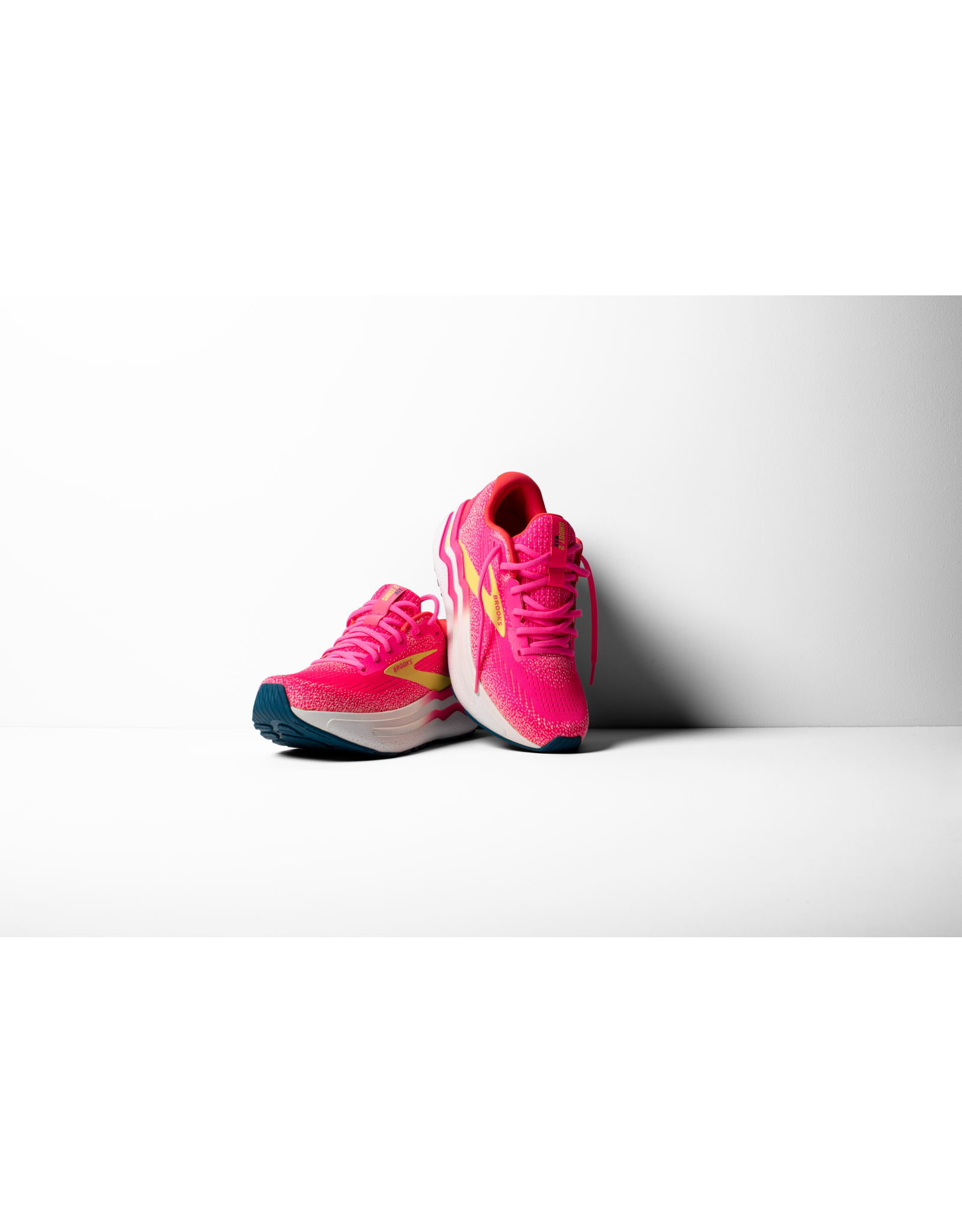Brooks Ghost Max 2-Dames-Pink/Lemon Tonic/Pink