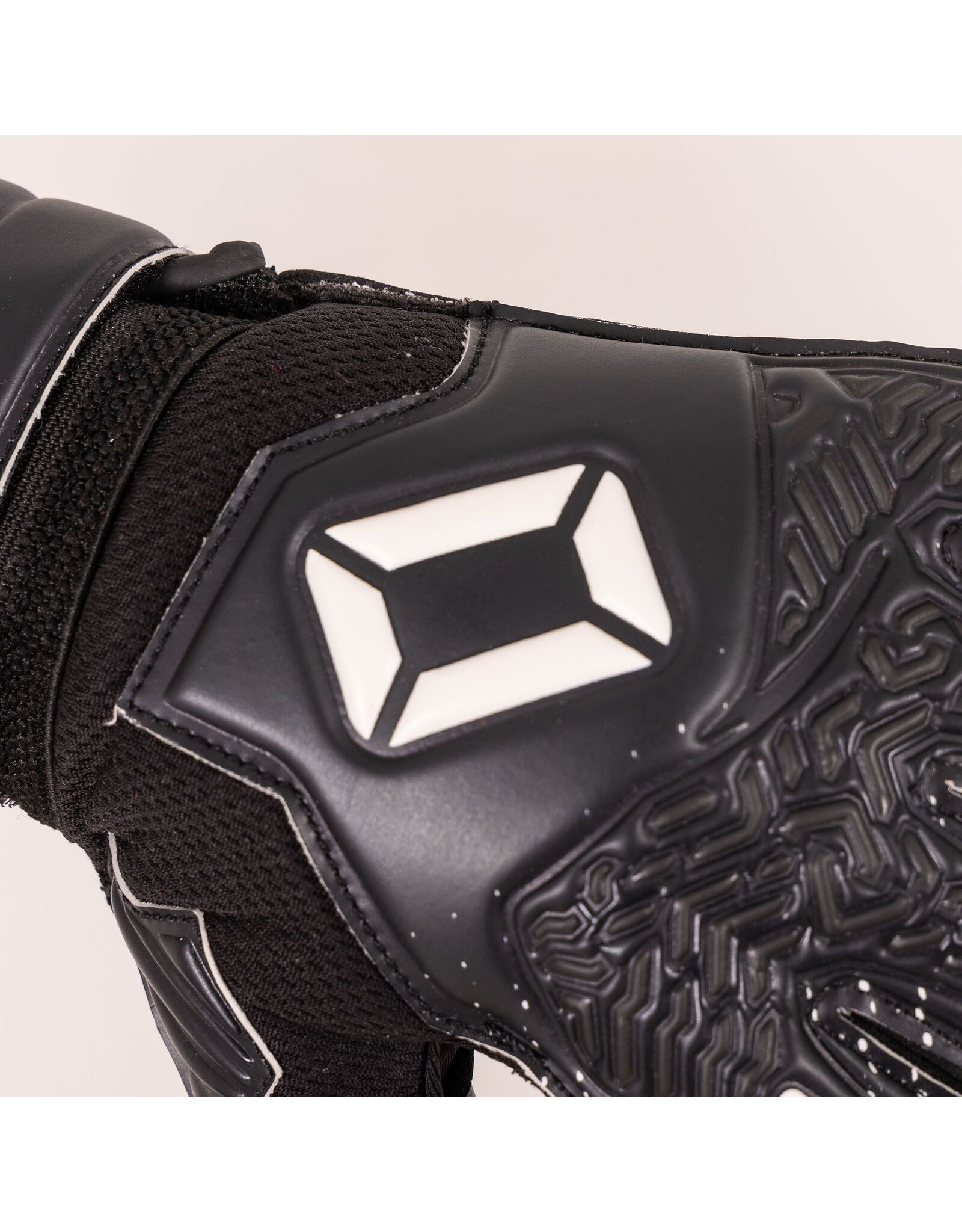 Stanno Hardground JR VI Goalkeeper Gloves-Black