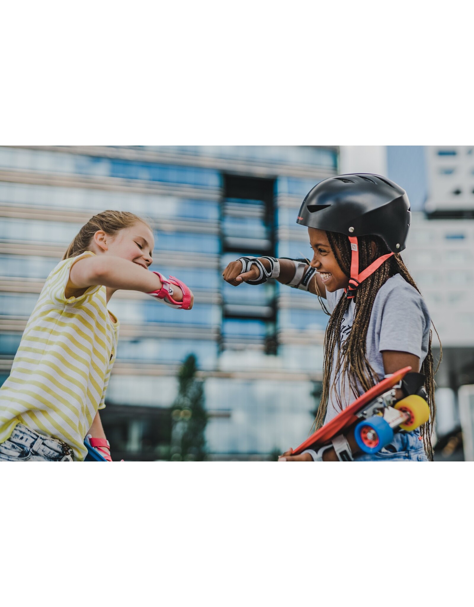 Nijdam Skatehelm Verstelbaar • Dark Fyre • Zwart/Rood (BLK)
