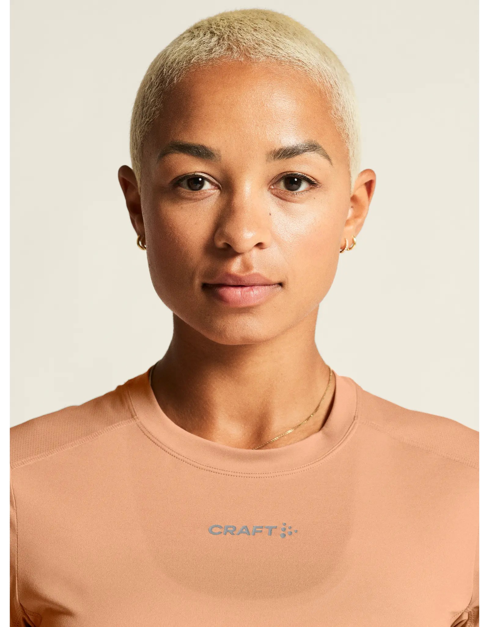 Craft ADV ESSENCE SS TEE 2 W-Dames-LIGHT SYRUP