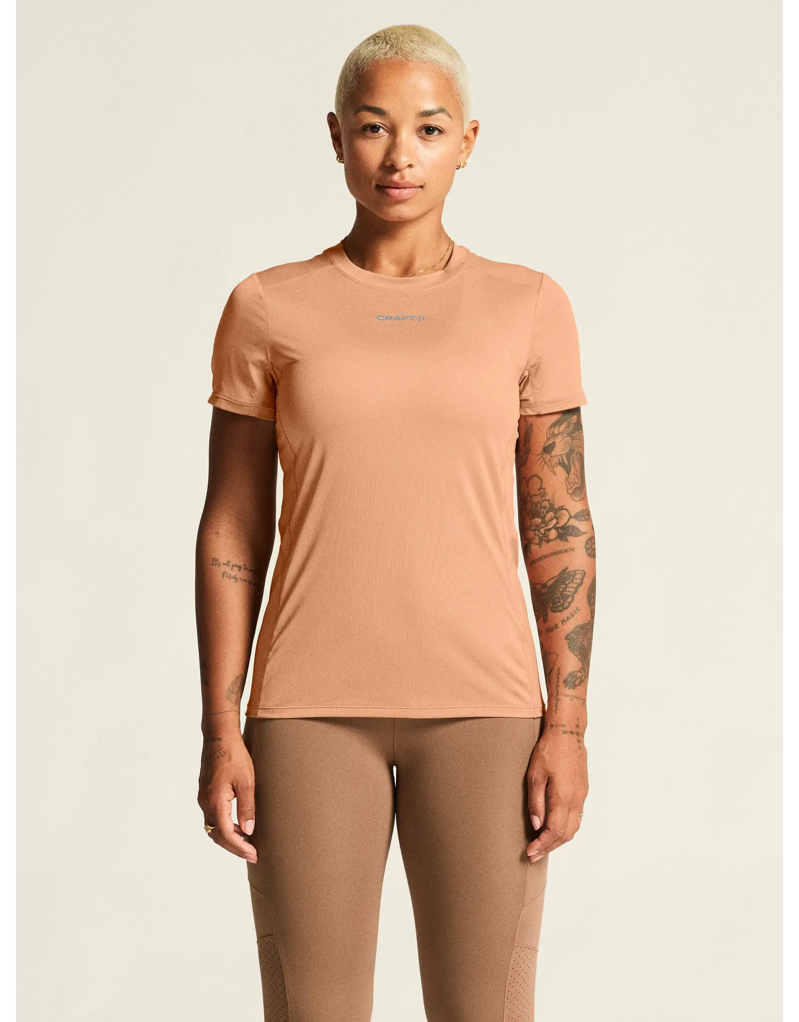 Craft ADV ESSENCE SS TEE 2 W-Dames-LIGHT SYRUP