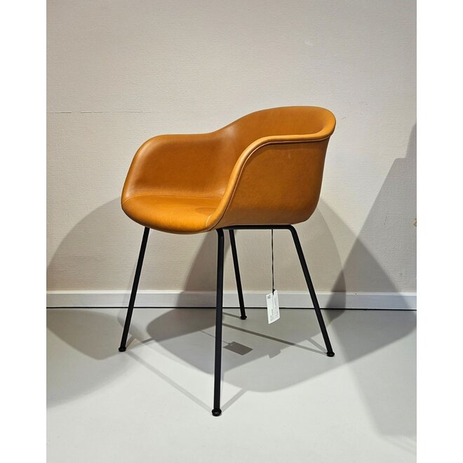 Muuto Fiber Armchair Black Tube Full Refine Cognac SHOWMODEL