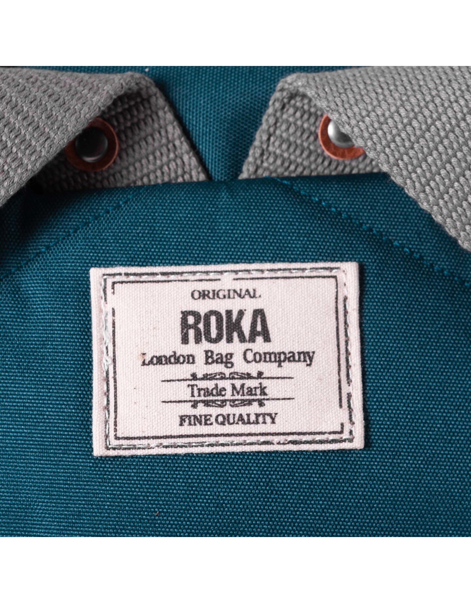 ROKA London Finchley A large sustainable Teal Canvas