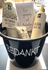 Bedankt pakket in emmer - voetenbadje, handzeep, handcreme Bedankt pakket in emmer - voetenbadje, handzeep, handcreme
