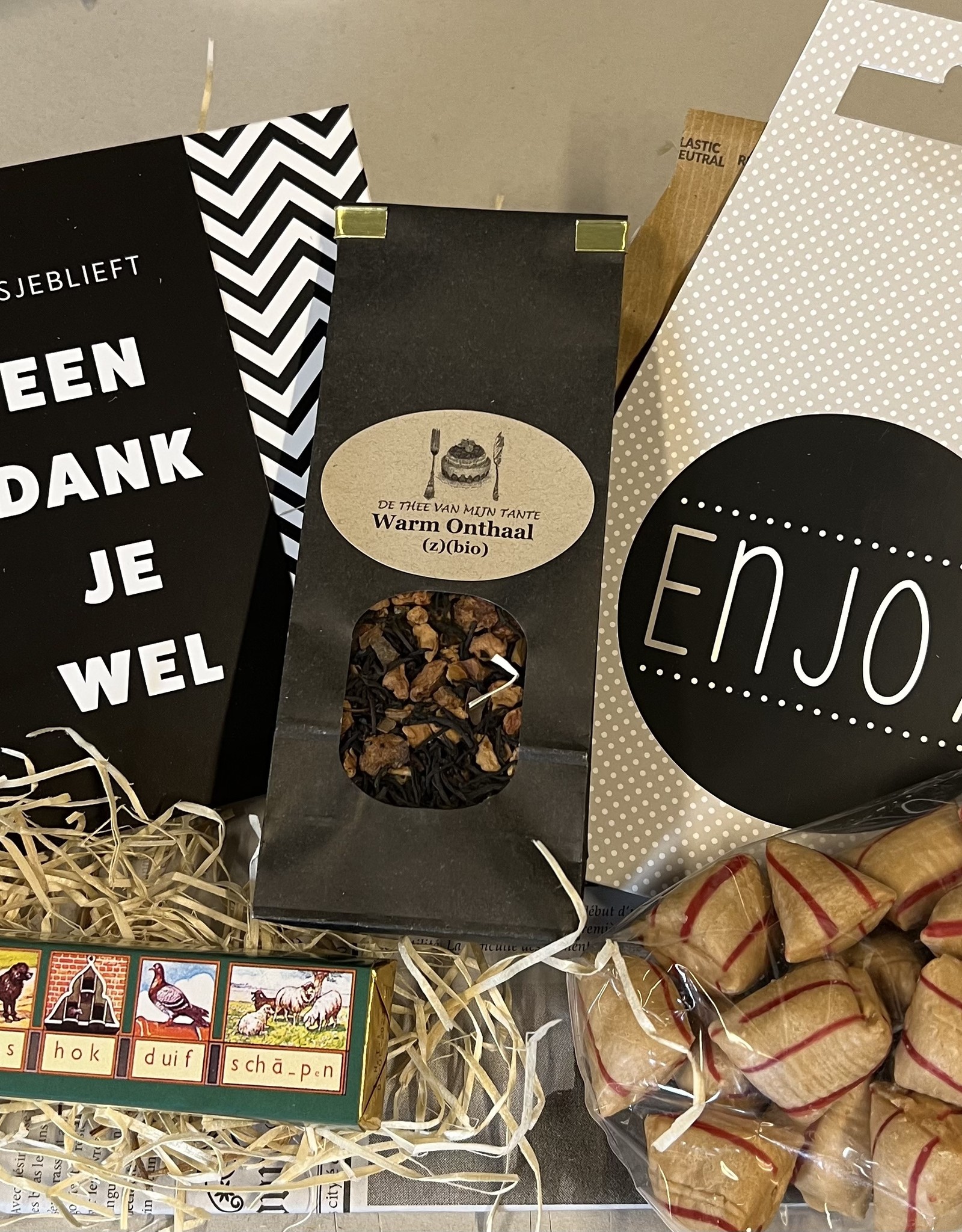 Bedanktpakket Koffie en Thee met Chocoladewens en Aap Noot Mies Reep