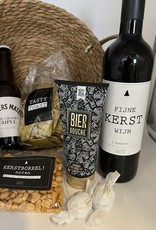 Kerstpakket wijn en bier in mand