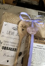 Voor de Juf - Cadeaupakket met bakmix ewn pollepel