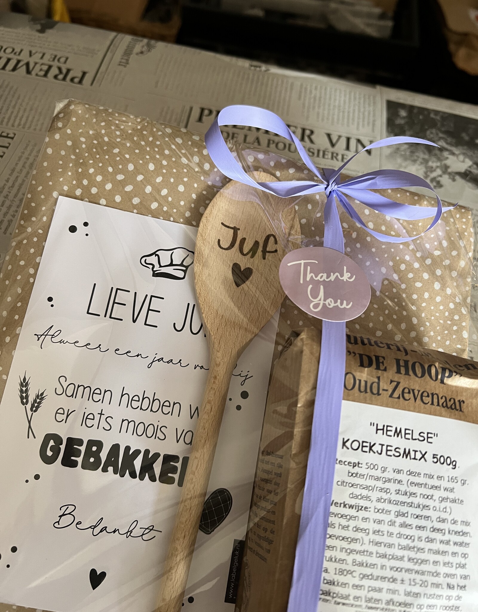 Voor de Juf - Cadeaupakket met bakmix ewn pollepel