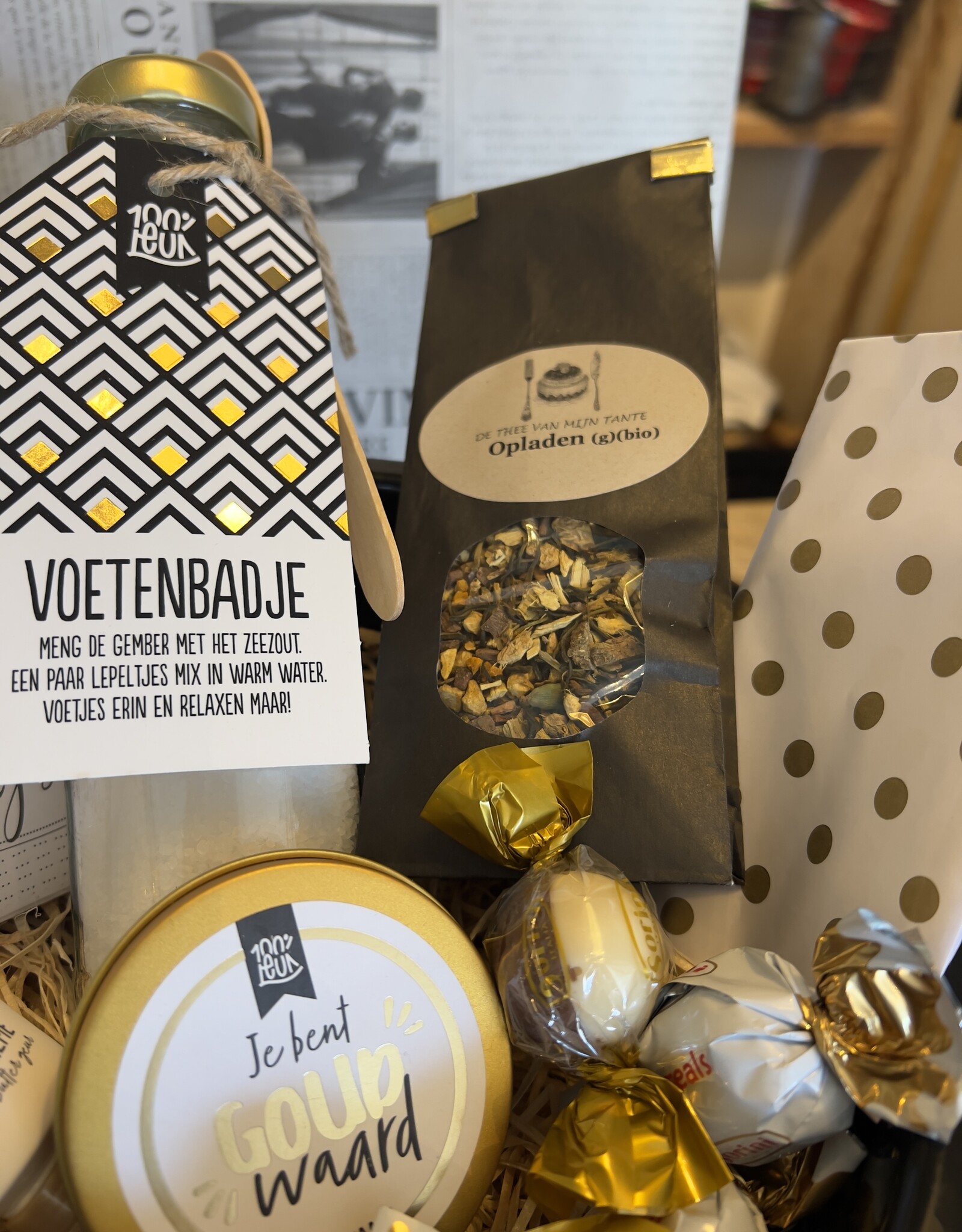 Bedankt pakket in emmertje - Opladen