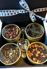 Theedoos - Valentijn - 4 theesoorten inclusief theemaatlepel en theezeefje