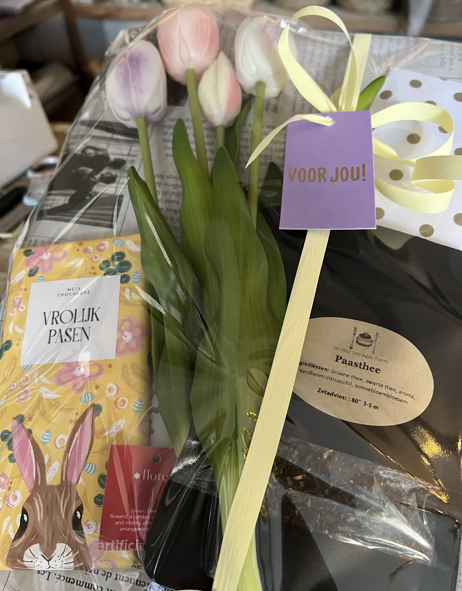Paaspakket Vrolijk Pasen met Tulpen