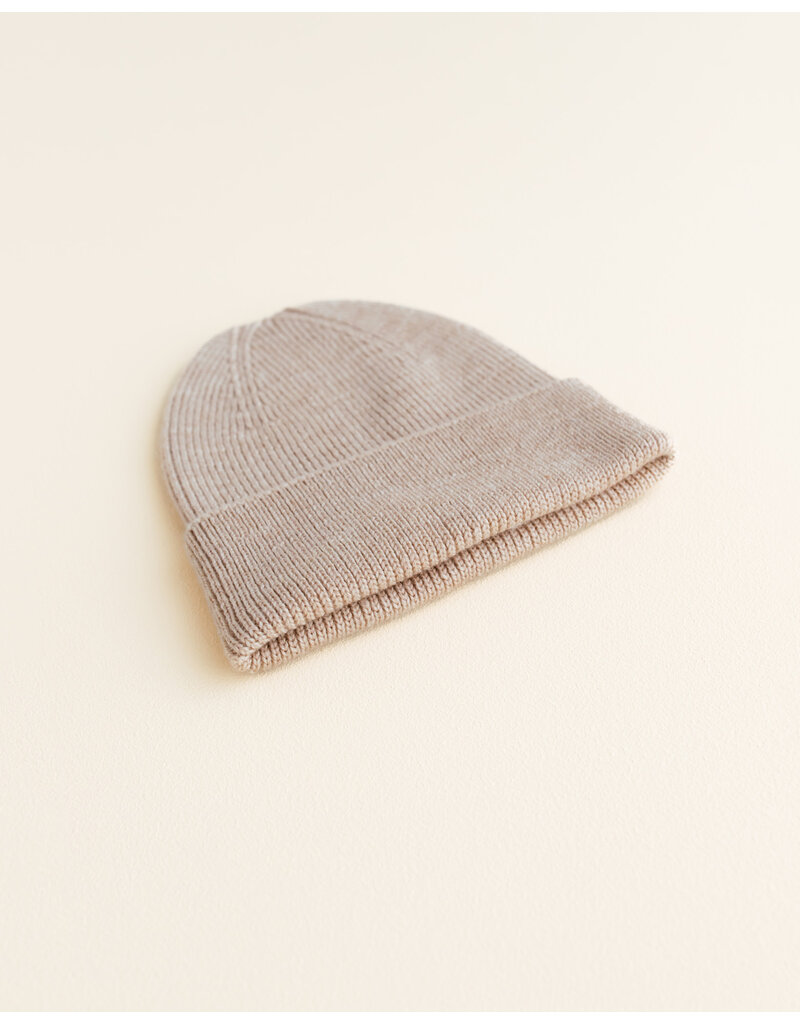 Hvid Beanie Fonzie (0-6M) Sand