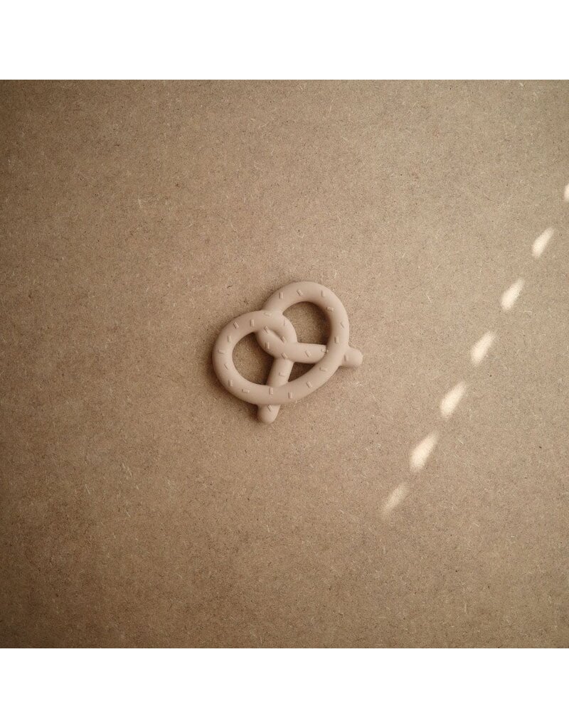 Mushie Teether Pretzel