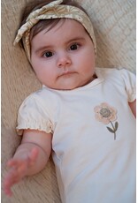 Feetje T-shirt met crochet bloem - Let Your Dreams Blossom