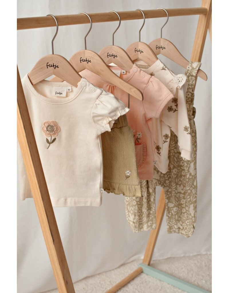 Feetje T-shirt met crochet bloem - Let Your Dreams Blossom