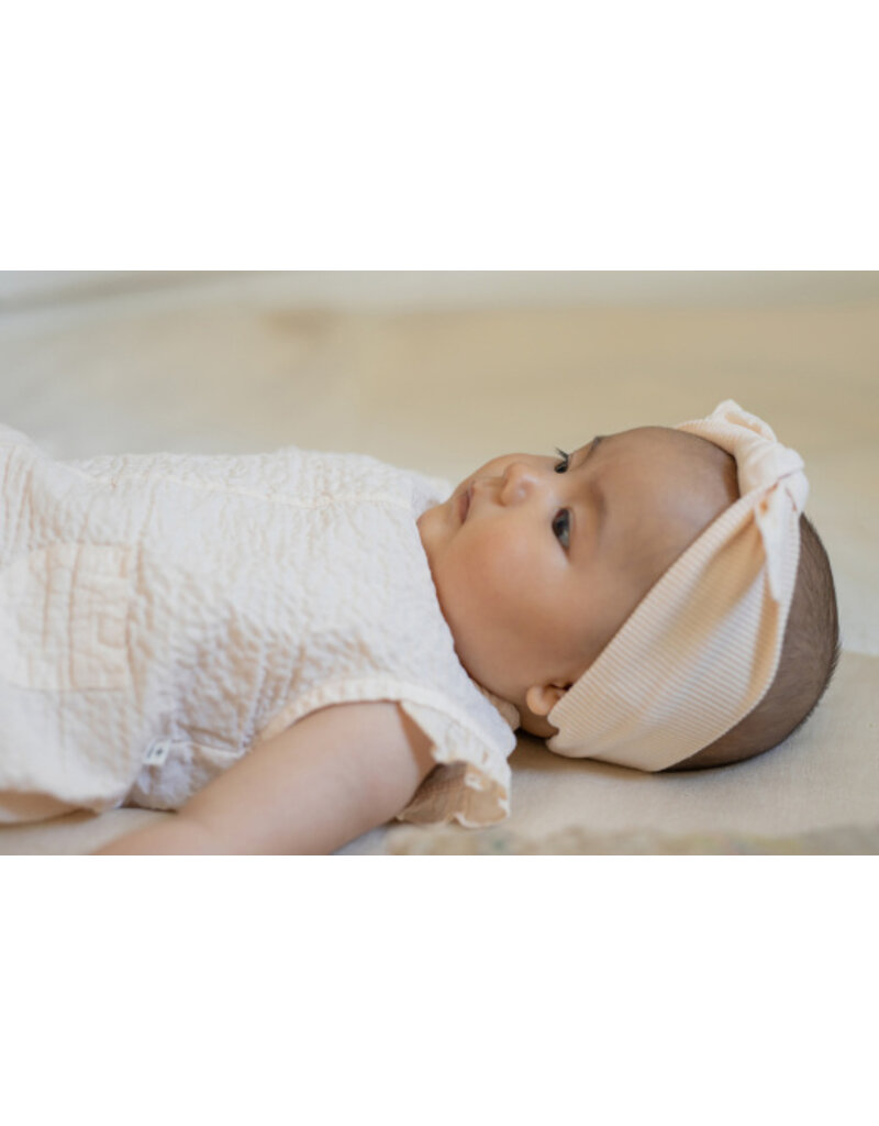 1+ in the family Noa bandeau ecru