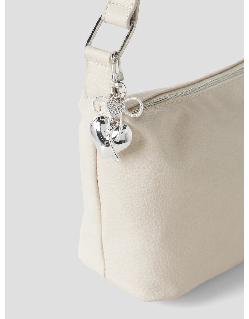 name it Famina Keyhanger Heart