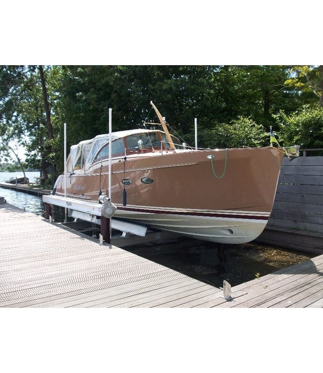 4-6 Post - Fixed boatlift, systems from 2.250 till 12.600 kg