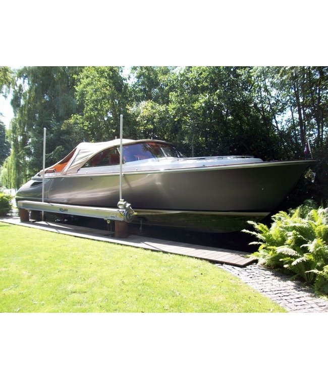 4-6 Post - Fixed boatlift, systems from 2.250 till 12.600 kg