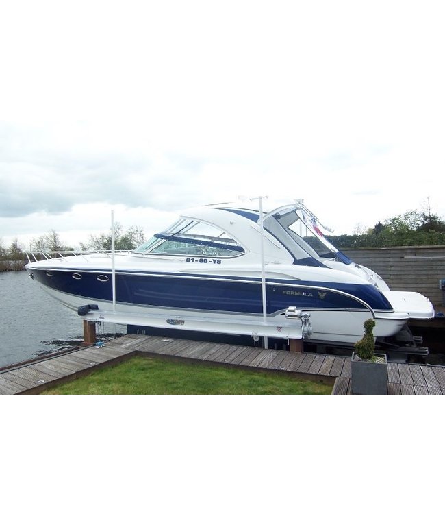 4-6 Post - Fixed boatlift, systems from 2.250 till 12.600 kg