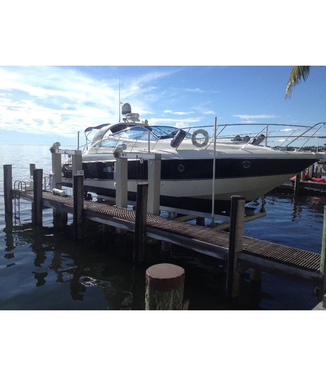 8 Post - Fixed boatlift, systems from 14.400 till 120.000 kg