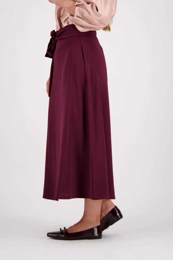 Viore Skirt - Burgundy