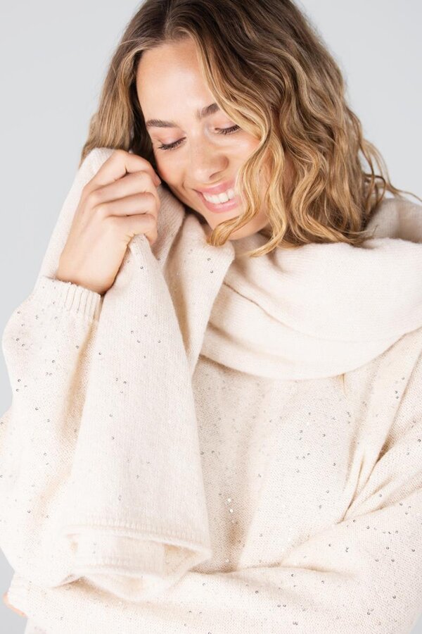 Aya Sjaal - Off White