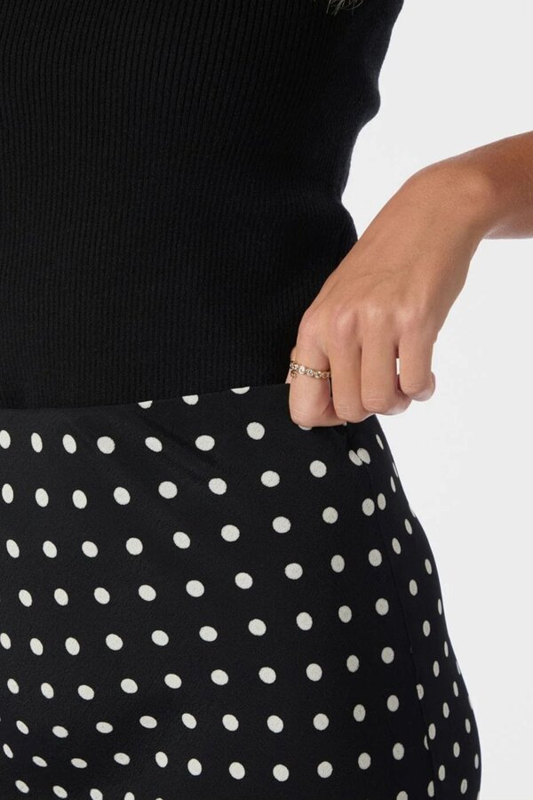 Viso Crepe Dot Skirt - Black