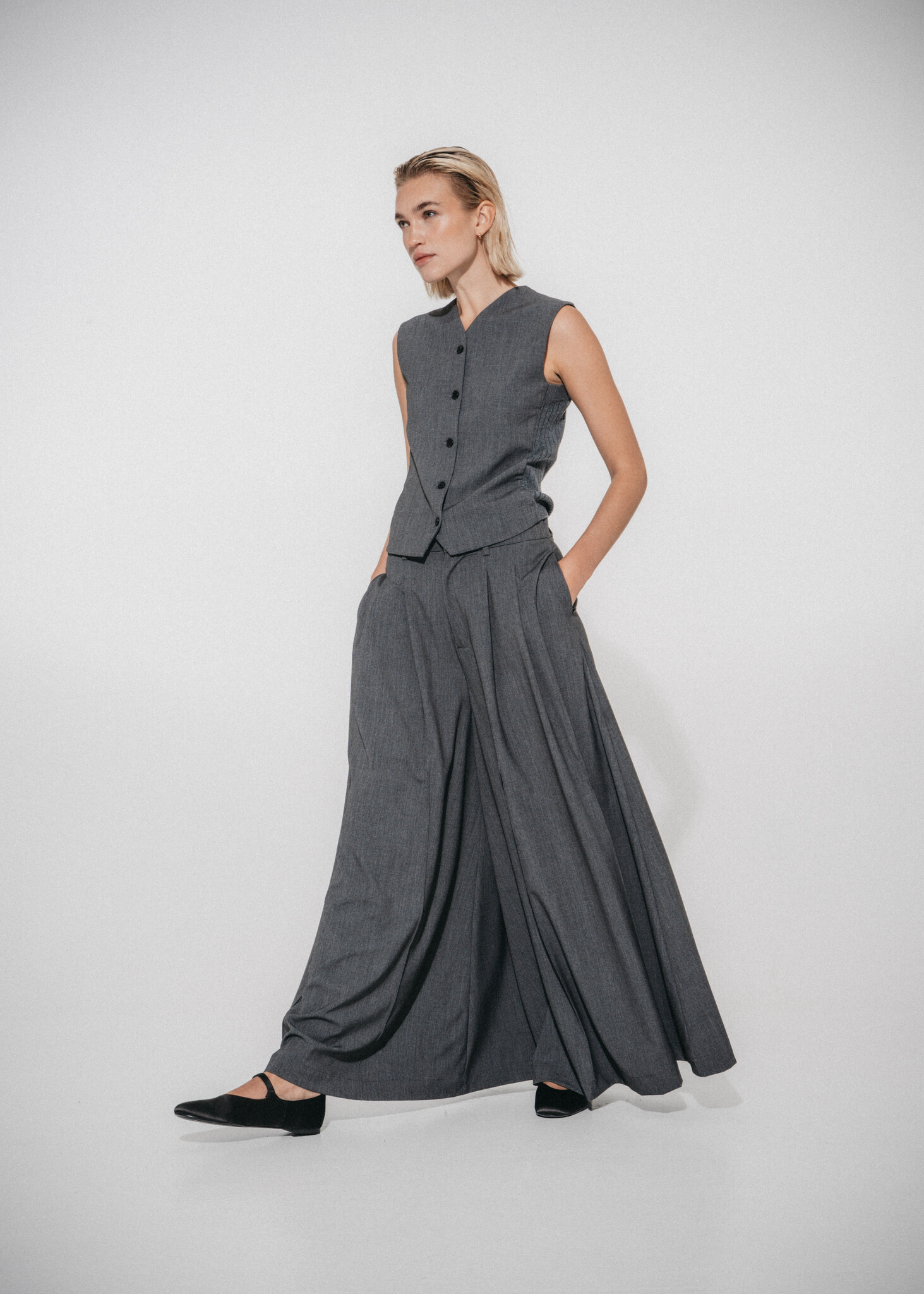 Coco Pleated Viscose Pants - Grey