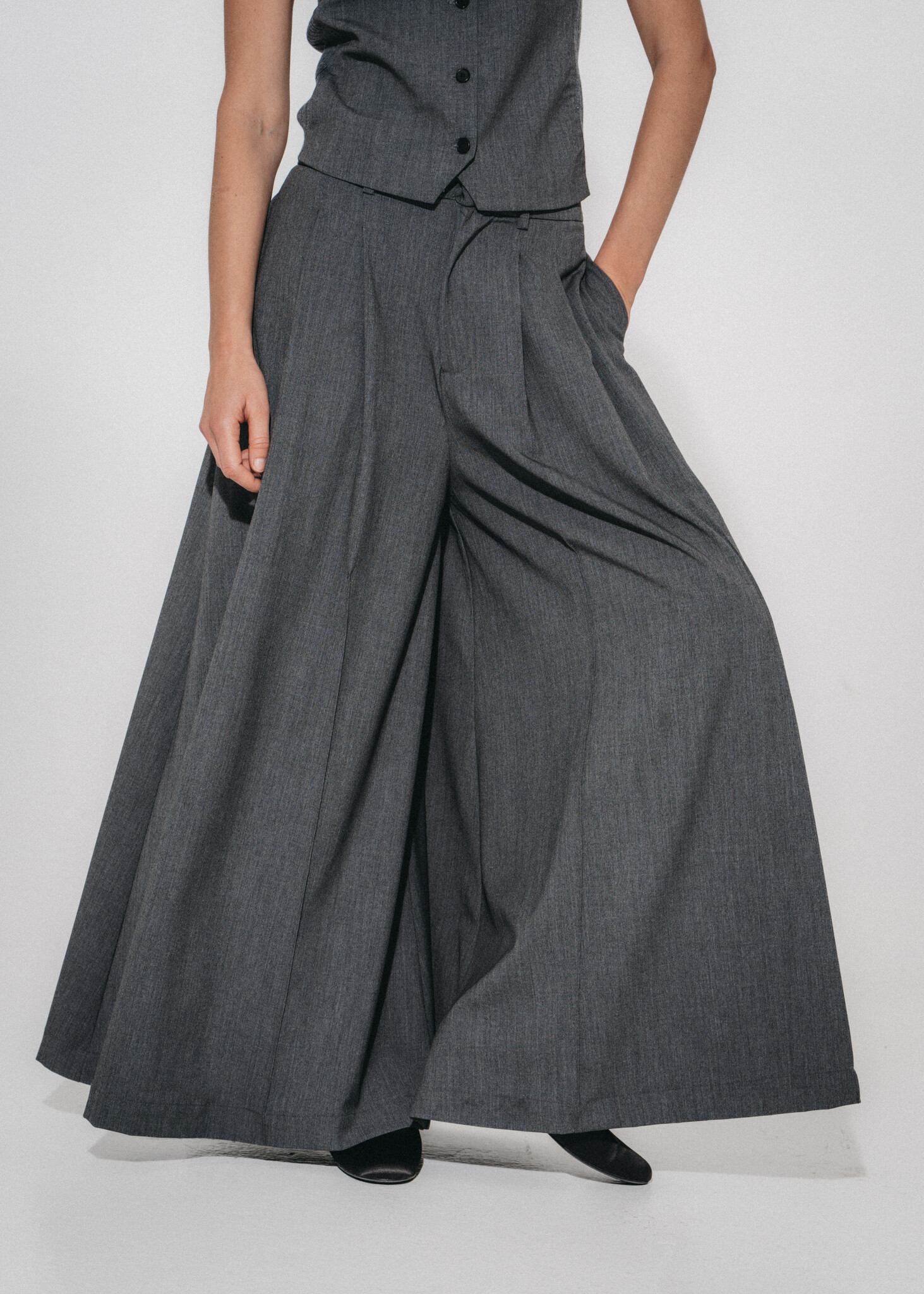 Coco Pleated Viscose Pants - Grey
